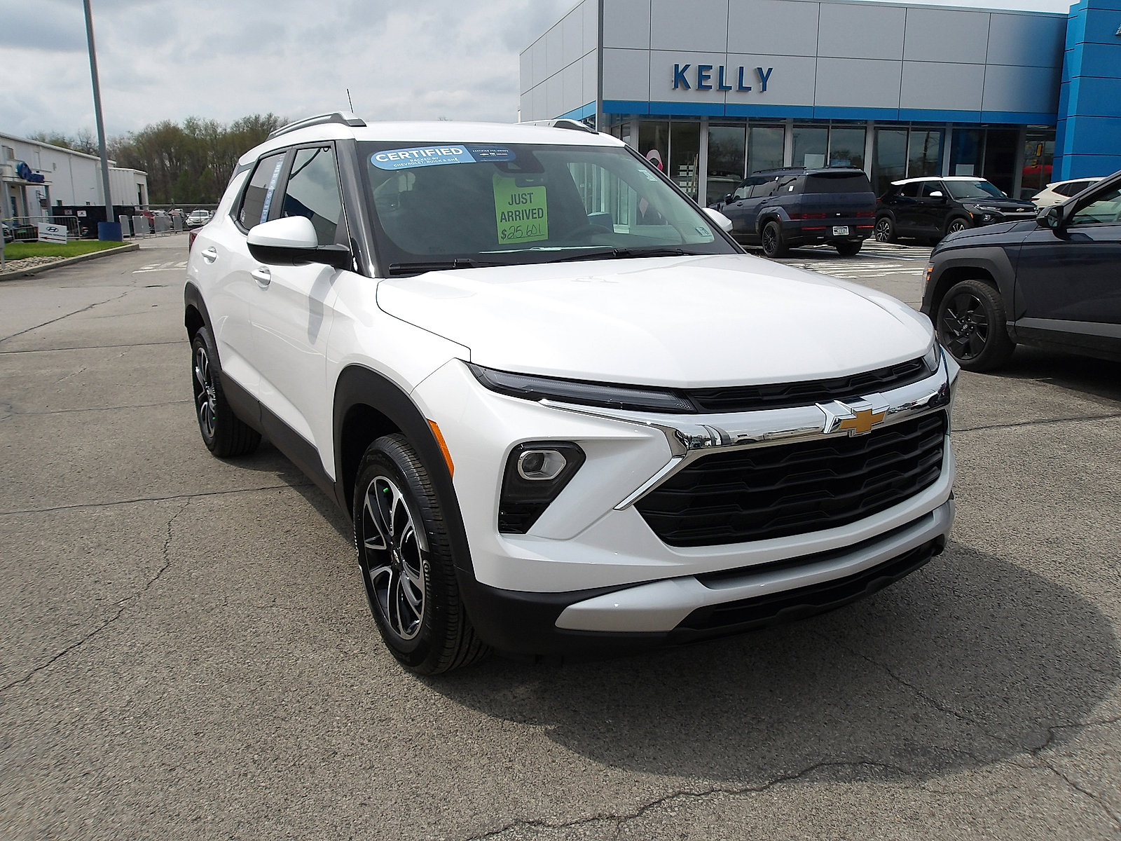 Certified 2024 Chevrolet TrailBlazer LT w/ Convenience Package image 1