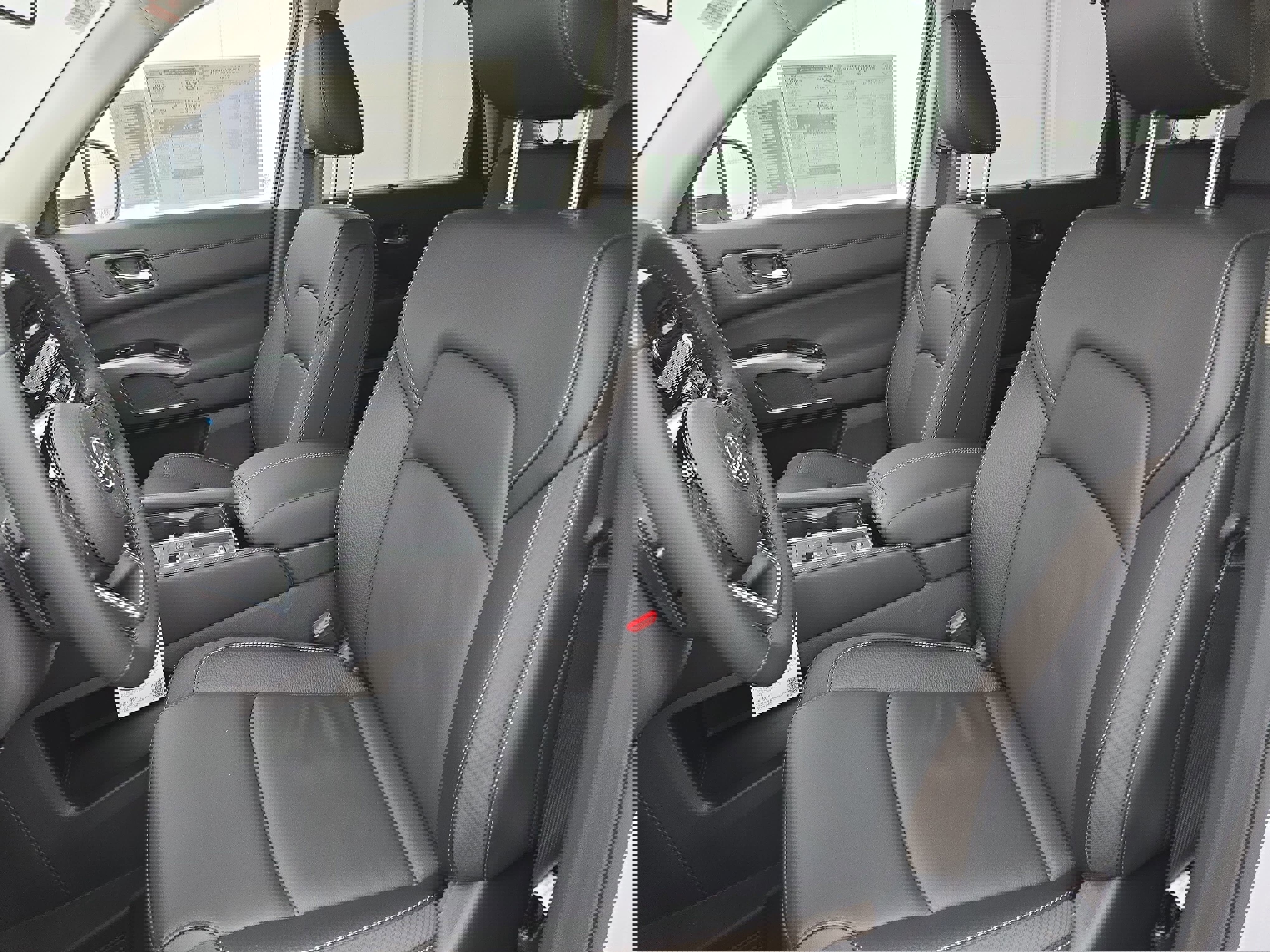 New 2025 Nissan Pathfinder SL image 16