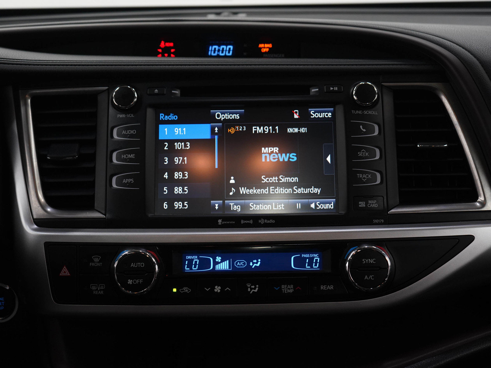 Used 2018 Toyota Highlander XLE AWD/4WD image 16