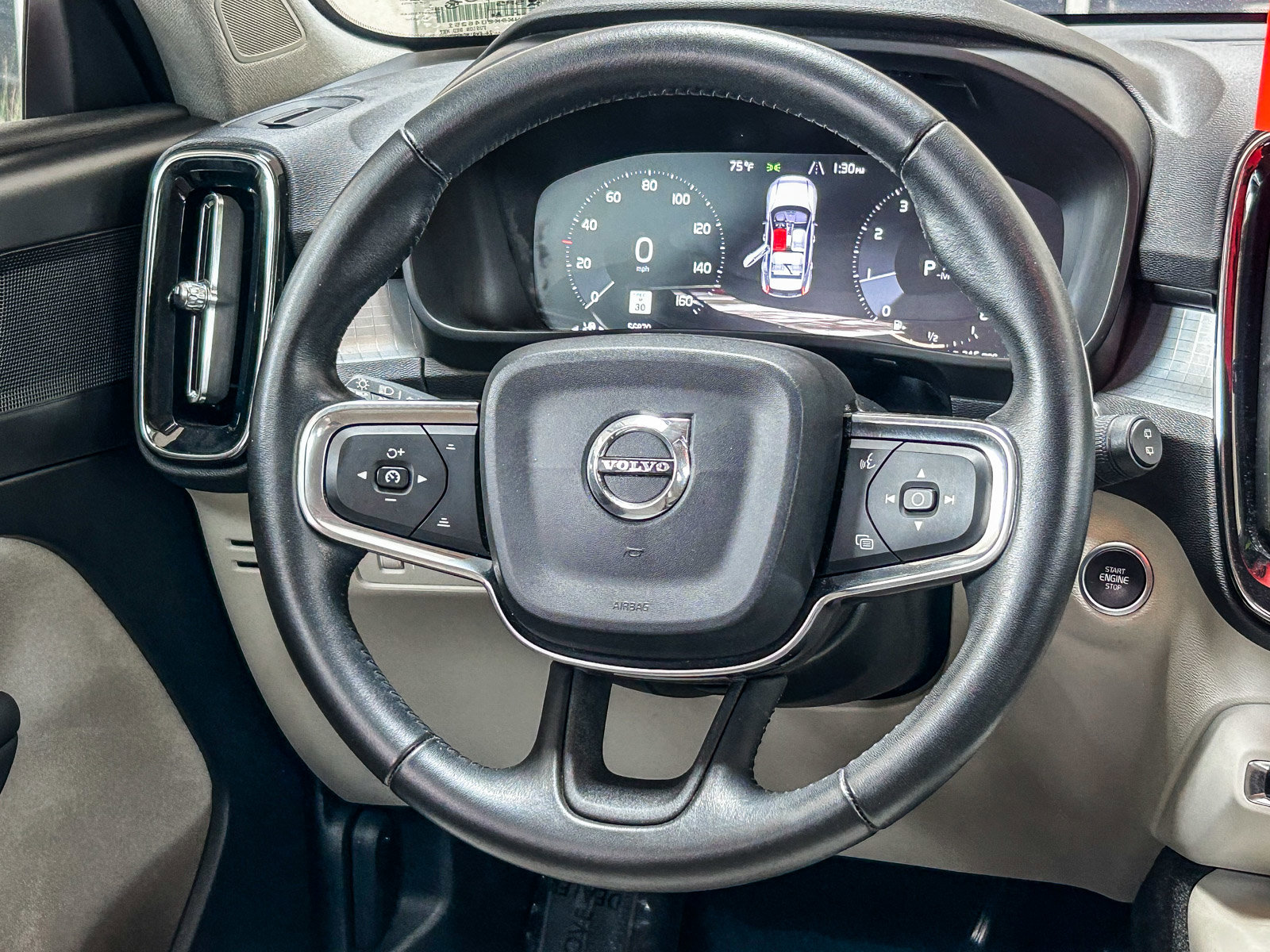 Used 2019 Volvo XC40 T4 Momentum FWD image 14