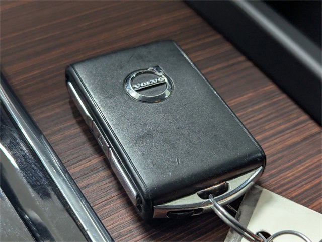 Used 2023 Volvo XC60 B5 Ultimate w/ Climate Package image 22
