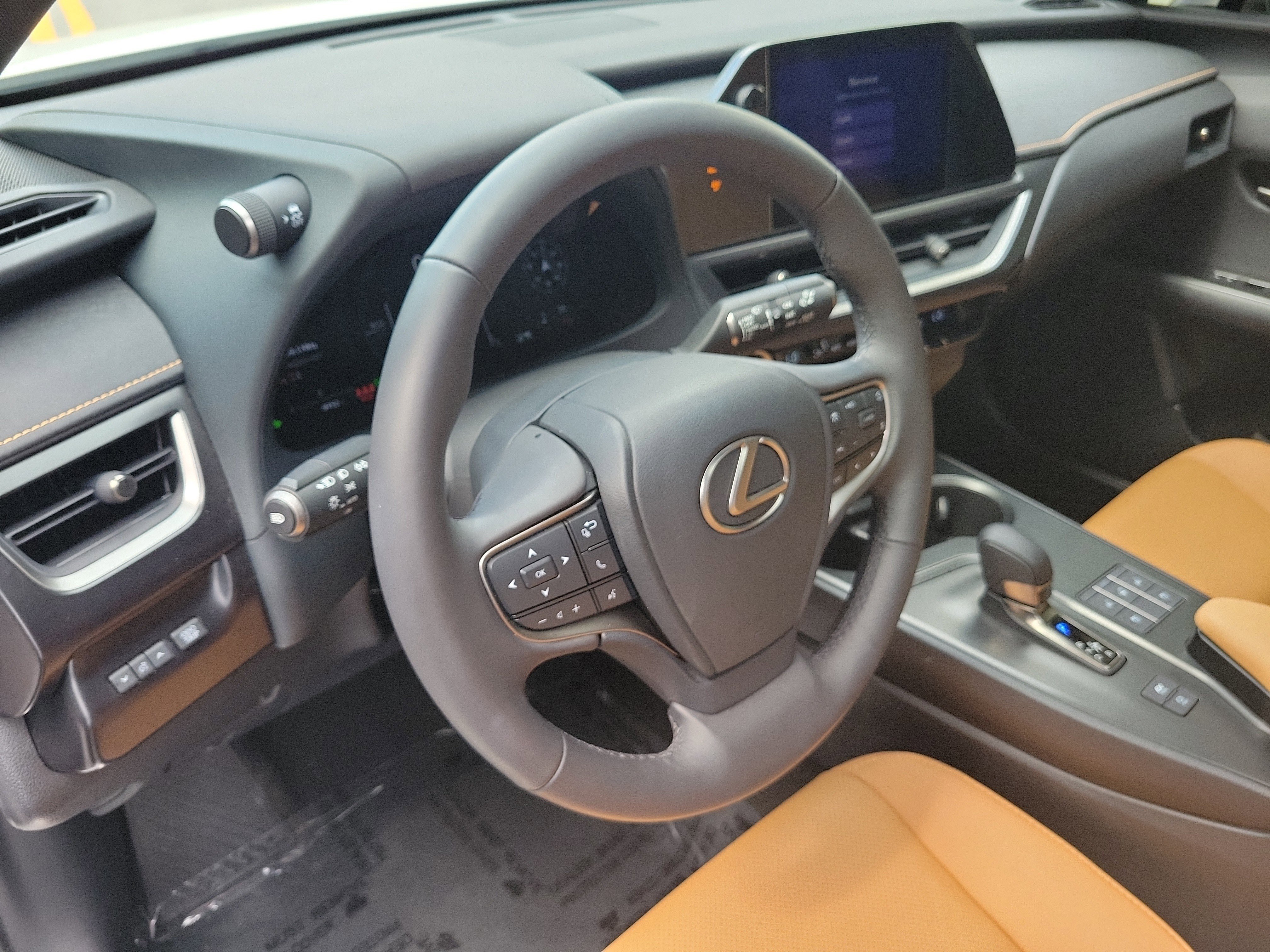 Used 2025 Lexus UX 300h FWD w/ Accessory Package (Z2) image 24