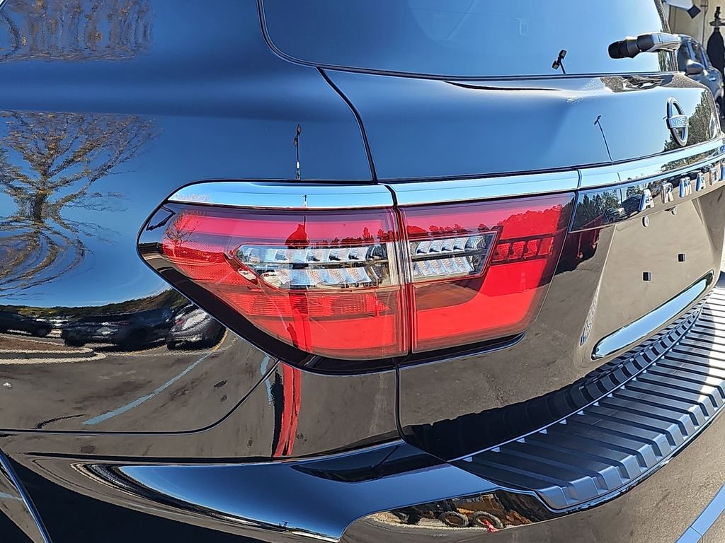 Used 2024 Nissan Armada Platinum image 39