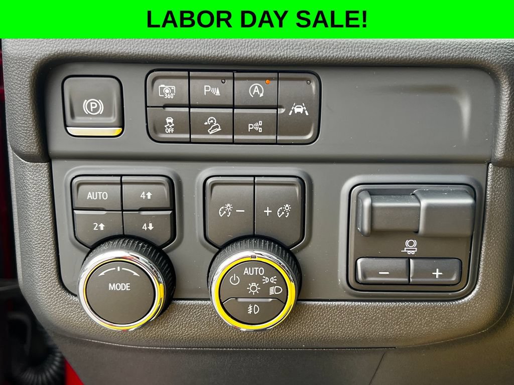 Used 2025 Chevrolet Tahoe Premier AWD/4WD image 13