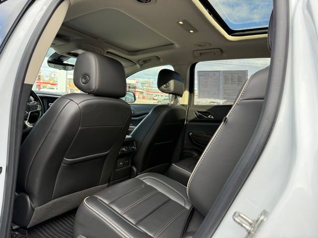 Used 2021 GMC Acadia Denali w/ Denali Ultimate Package image 16
