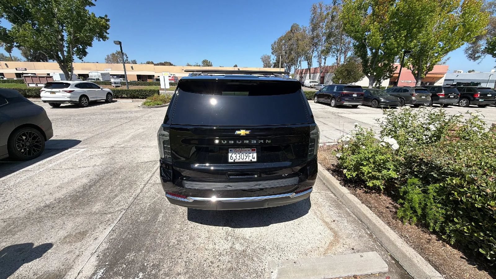 Used 2026 Chevrolet Suburban LT w/ Comfort Package RWD image 8