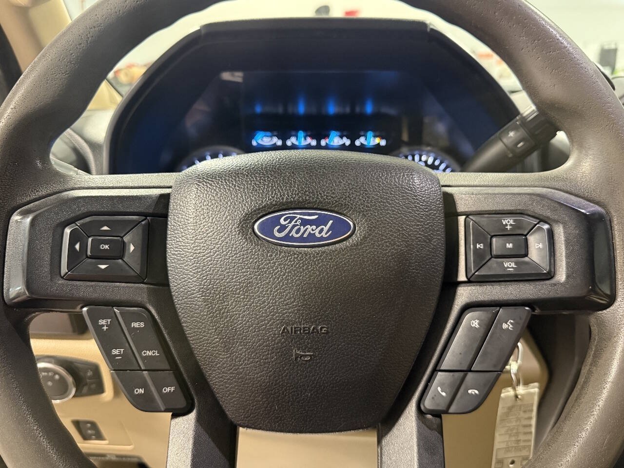 Used 2017 Ford F250 XLT w/ XLT Value Package AWD/4WD image 7