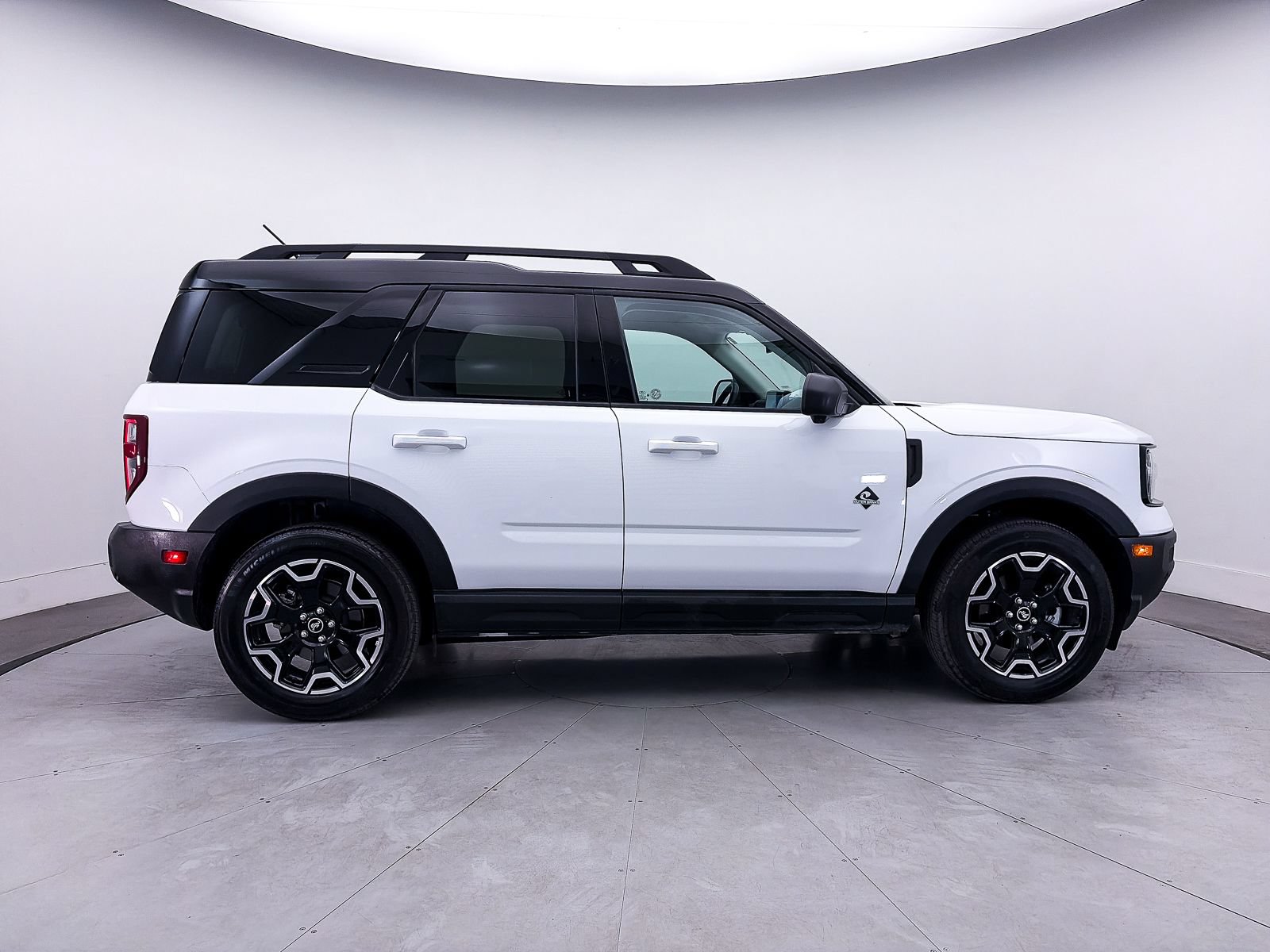 Used 2025 Ford Bronco Sport Outer Banks w/ Outer Banks Tech Package+ AWD/4WD image 42