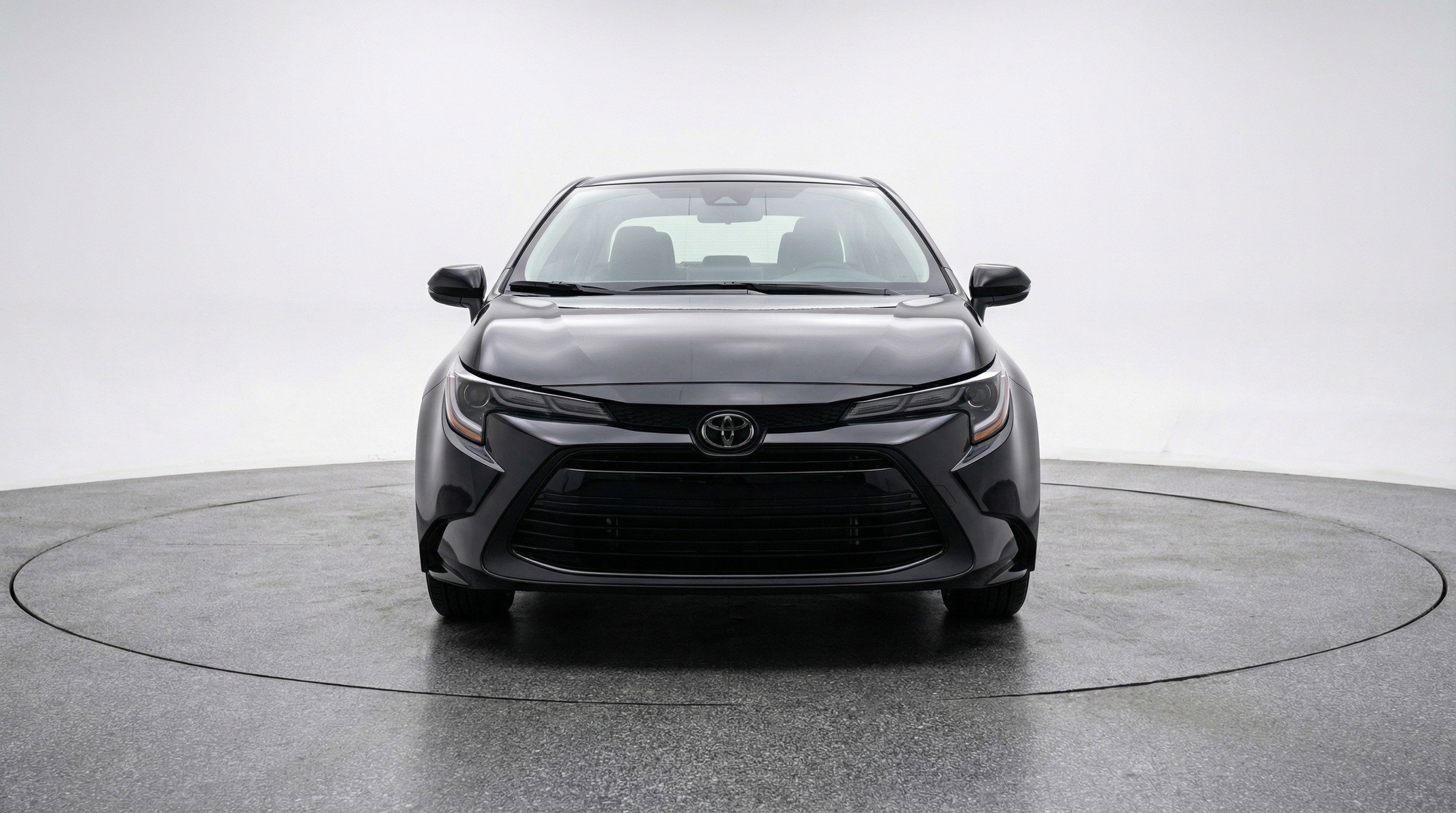 Used 2025 Toyota Corolla LE image 2
