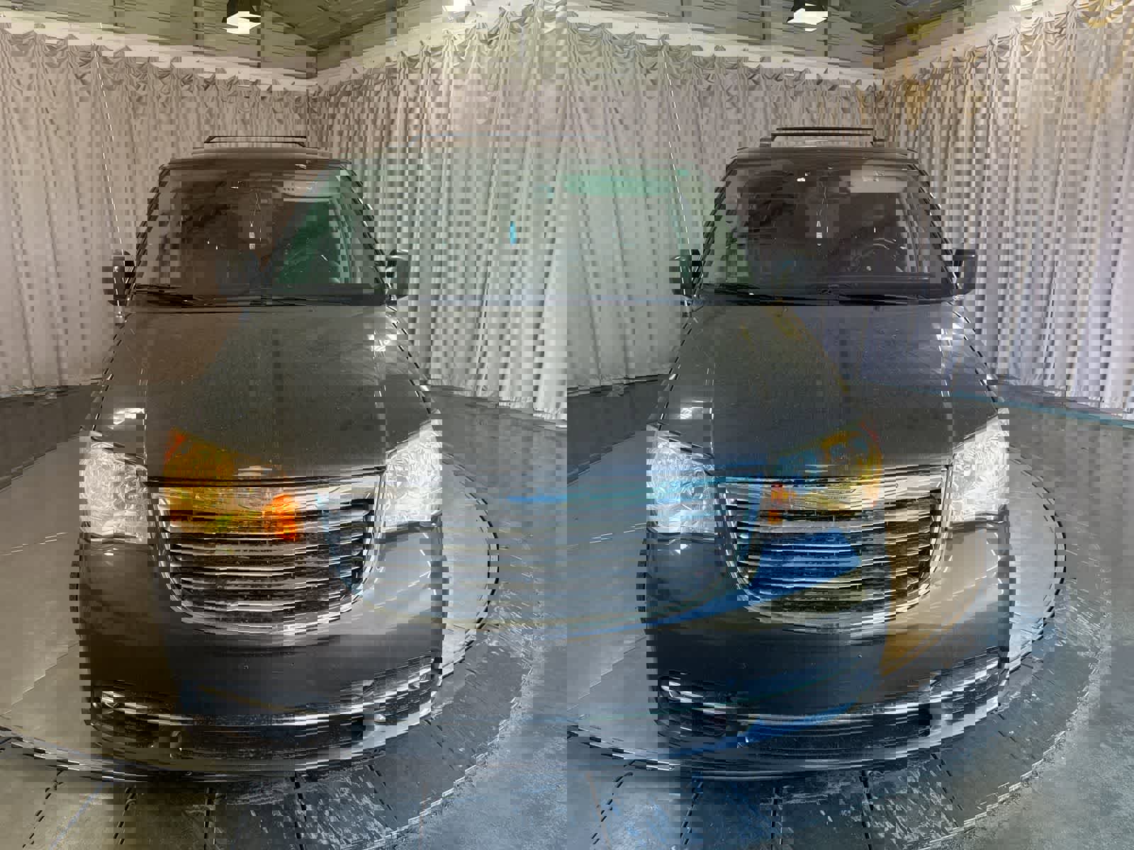 Used 2016 Chrysler Town & Country Touring w/ Driver Convenience Group FWD video 2