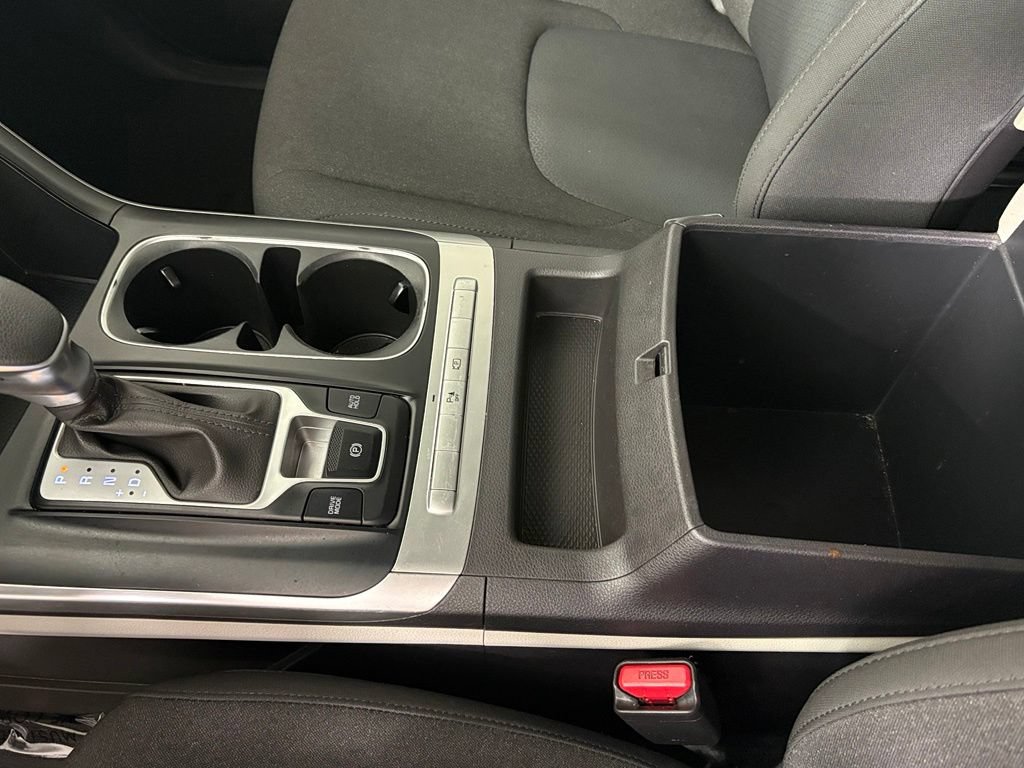 Used 2022 Kia Carnival LX FWD image 30
