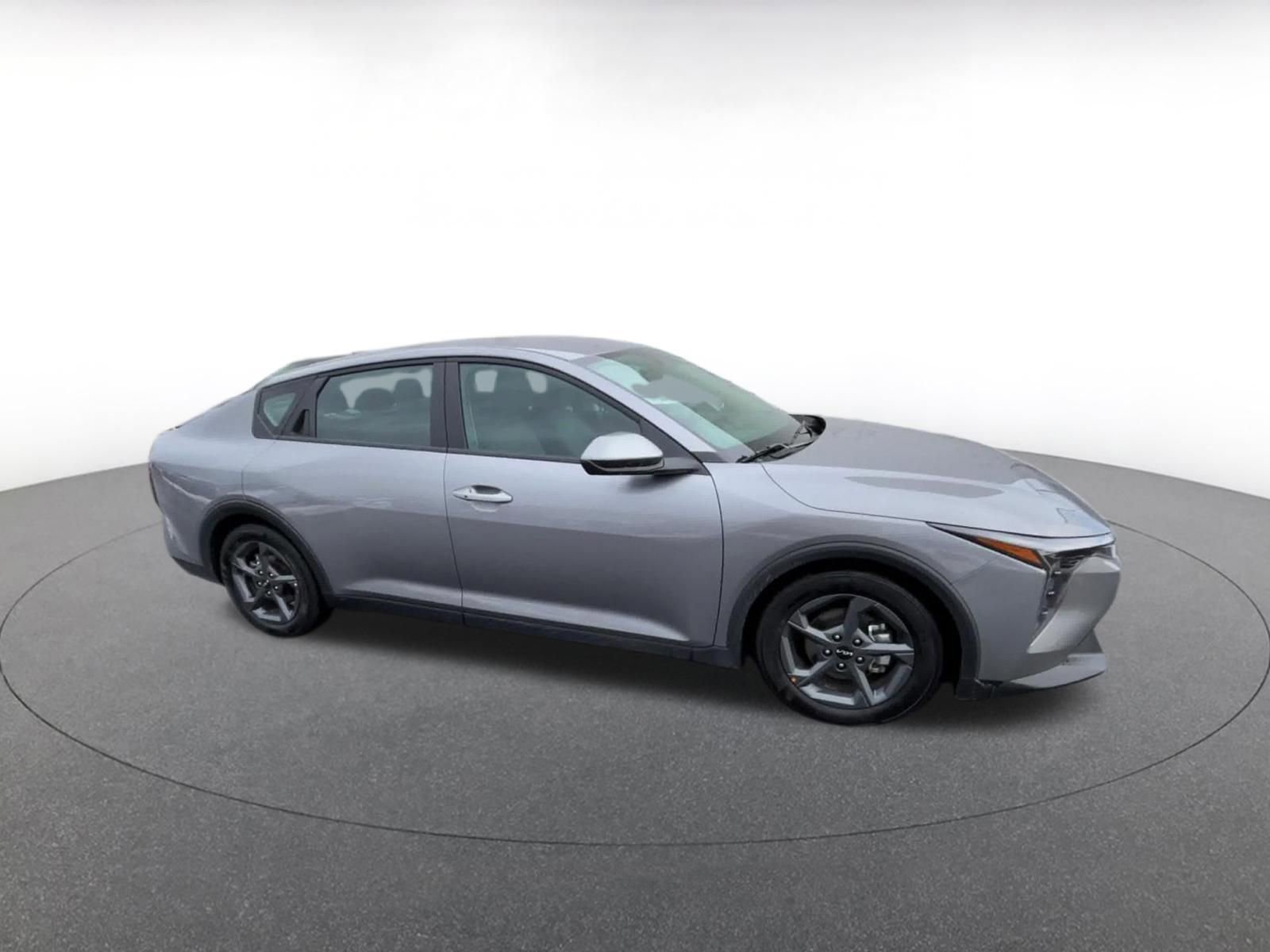 Used 2025 Kia K4 FWD image 2