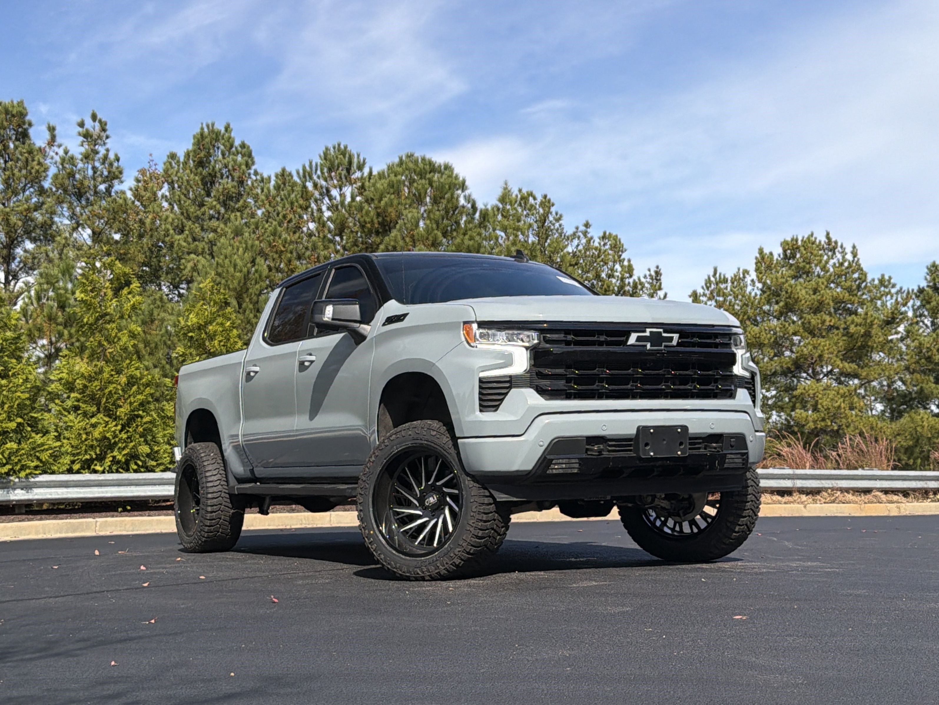Used 2024 Chevrolet Silverado 1500 RST AWD/4WD image 2