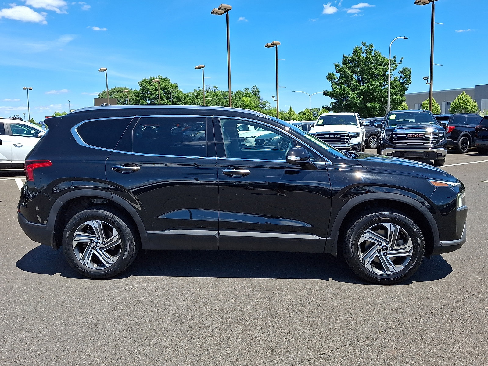 Certified 2023 Hyundai Santa Fe SEL w/ Winter Weather Package AWD/4WD image 7