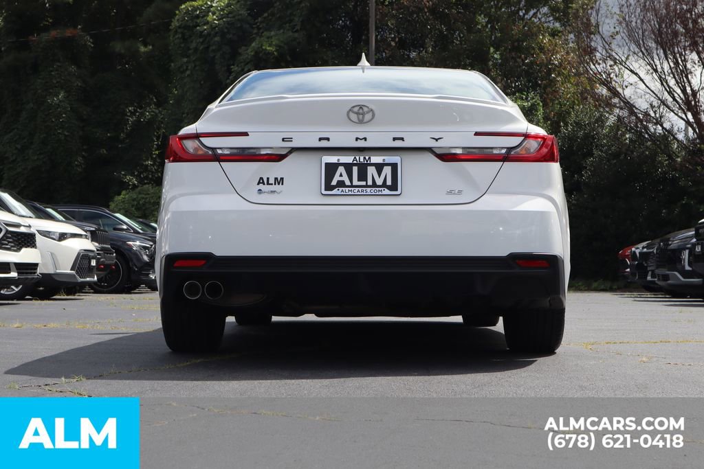 Used 2025 Toyota Camry SE image 7