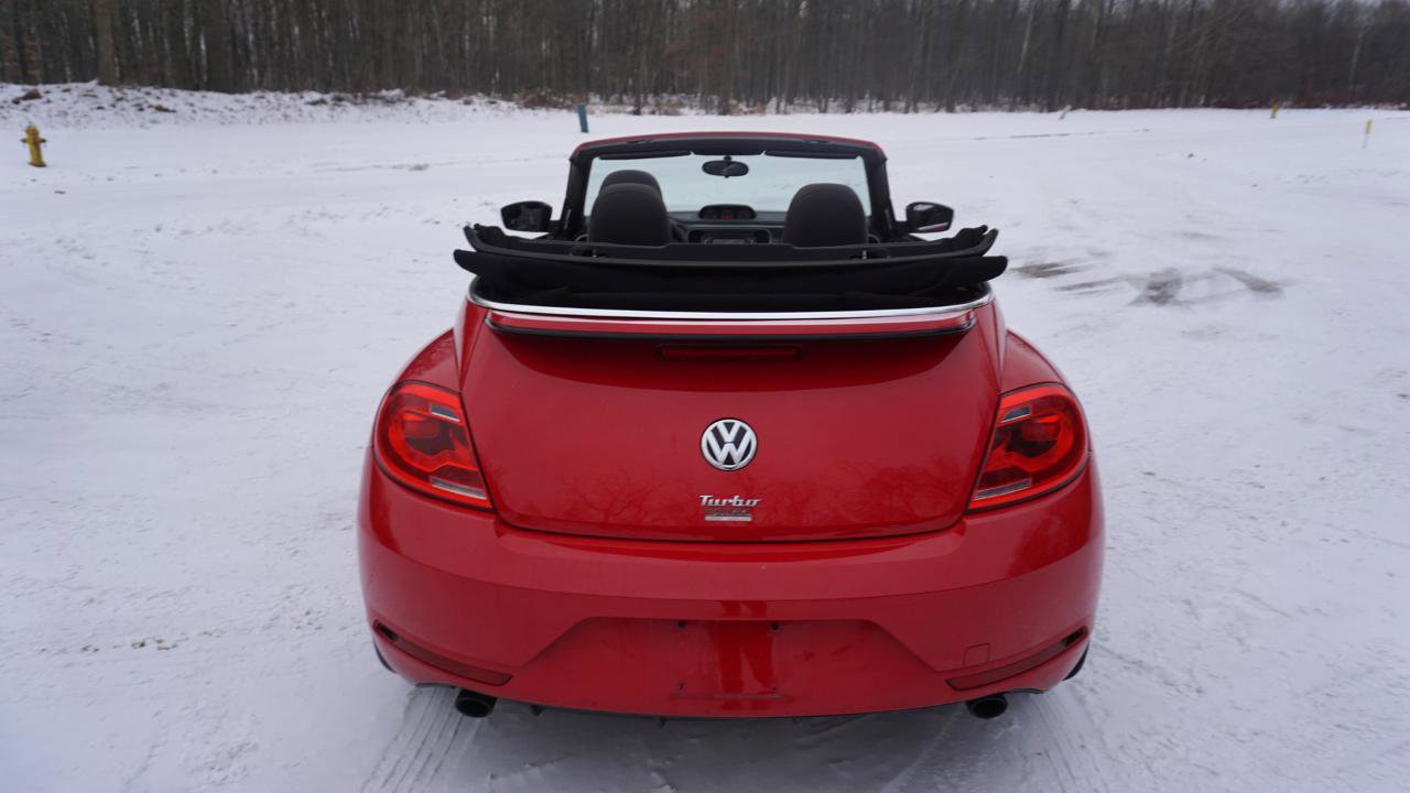 Used 2013 Volkswagen Beetle 2.0T image 29
