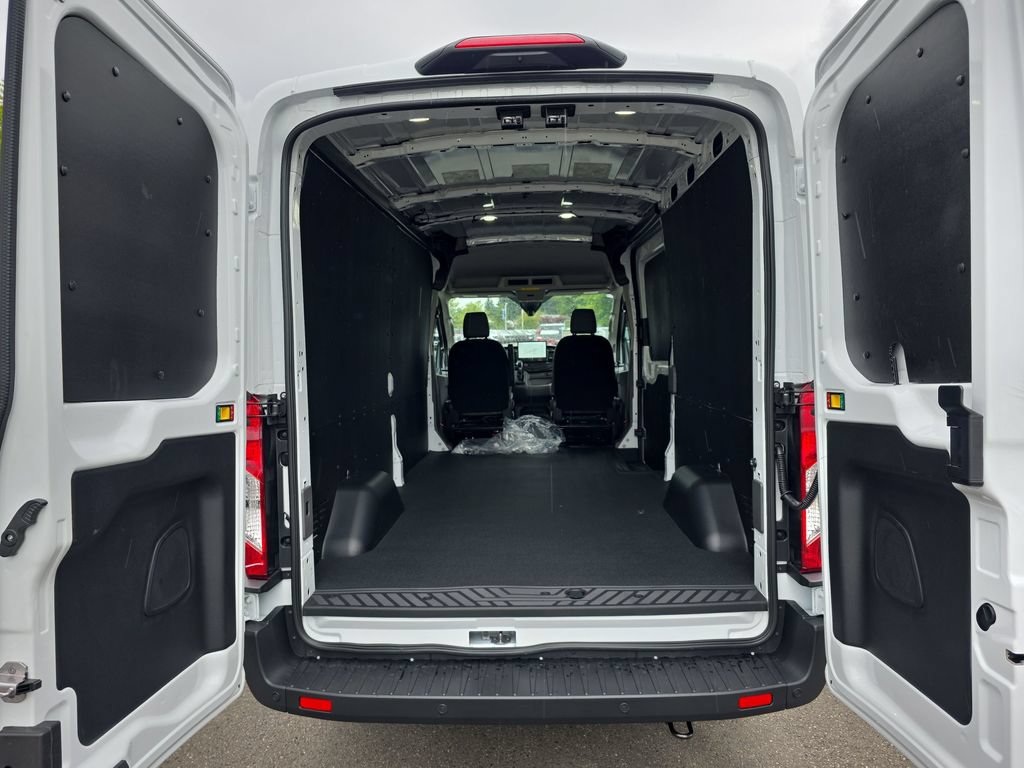 New 2026 Ford Transit 250 148 Medium Roof w/ Load Area Protection Package RWD image 26
