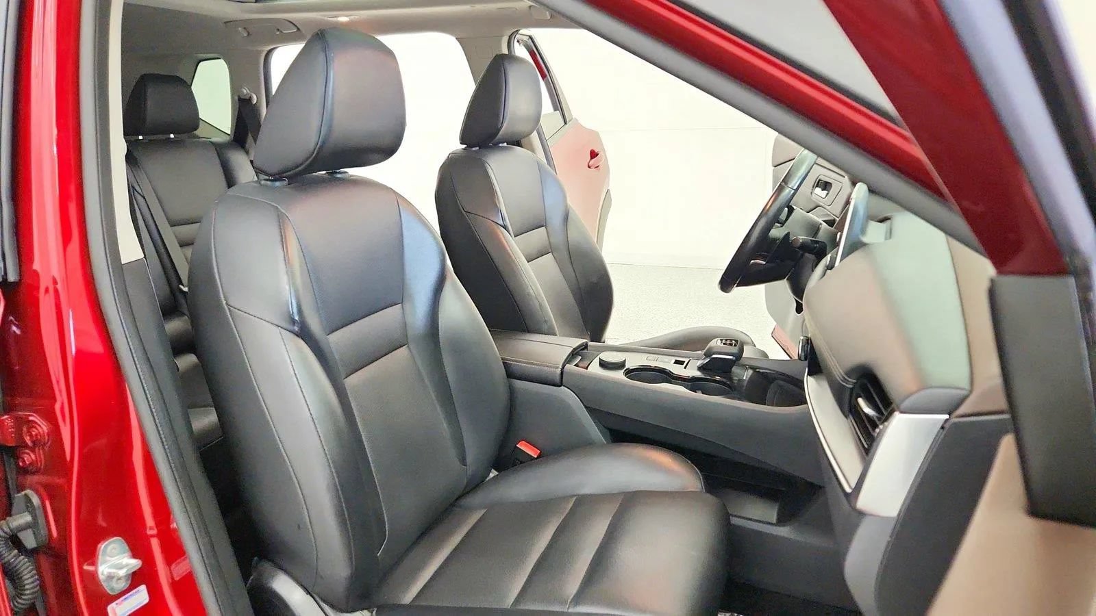 Used 2022 Nissan Rogue SV w/ SV Premium Package AWD/4WD image 32