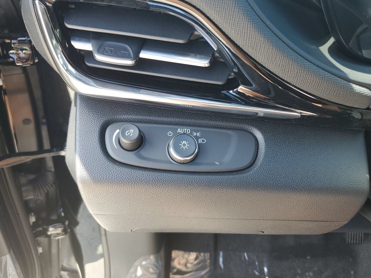 New 2026 Buick Envista Sport Touring FWD image 29