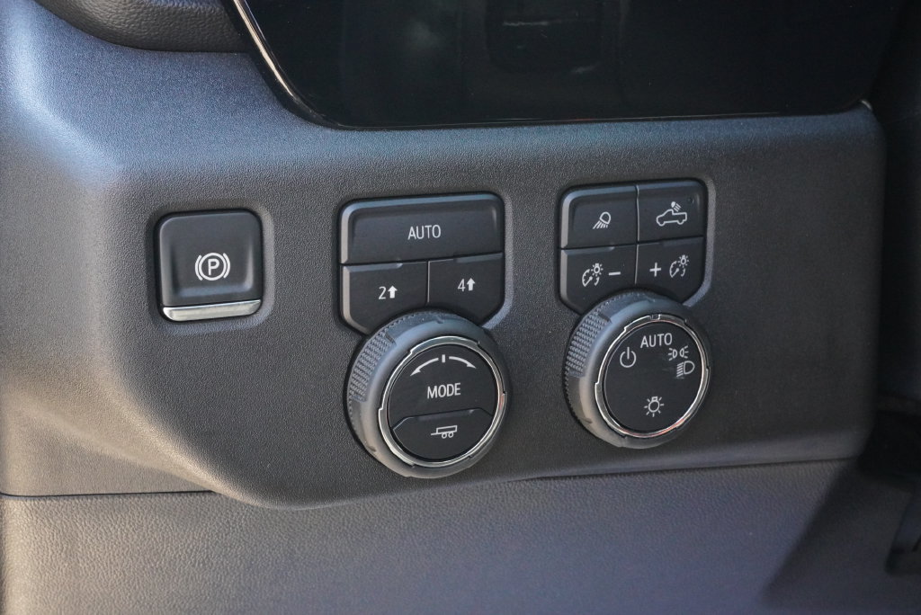 Used 2025 Chevrolet Silverado 1500 LT w/ Safety Package AWD/4WD image 25