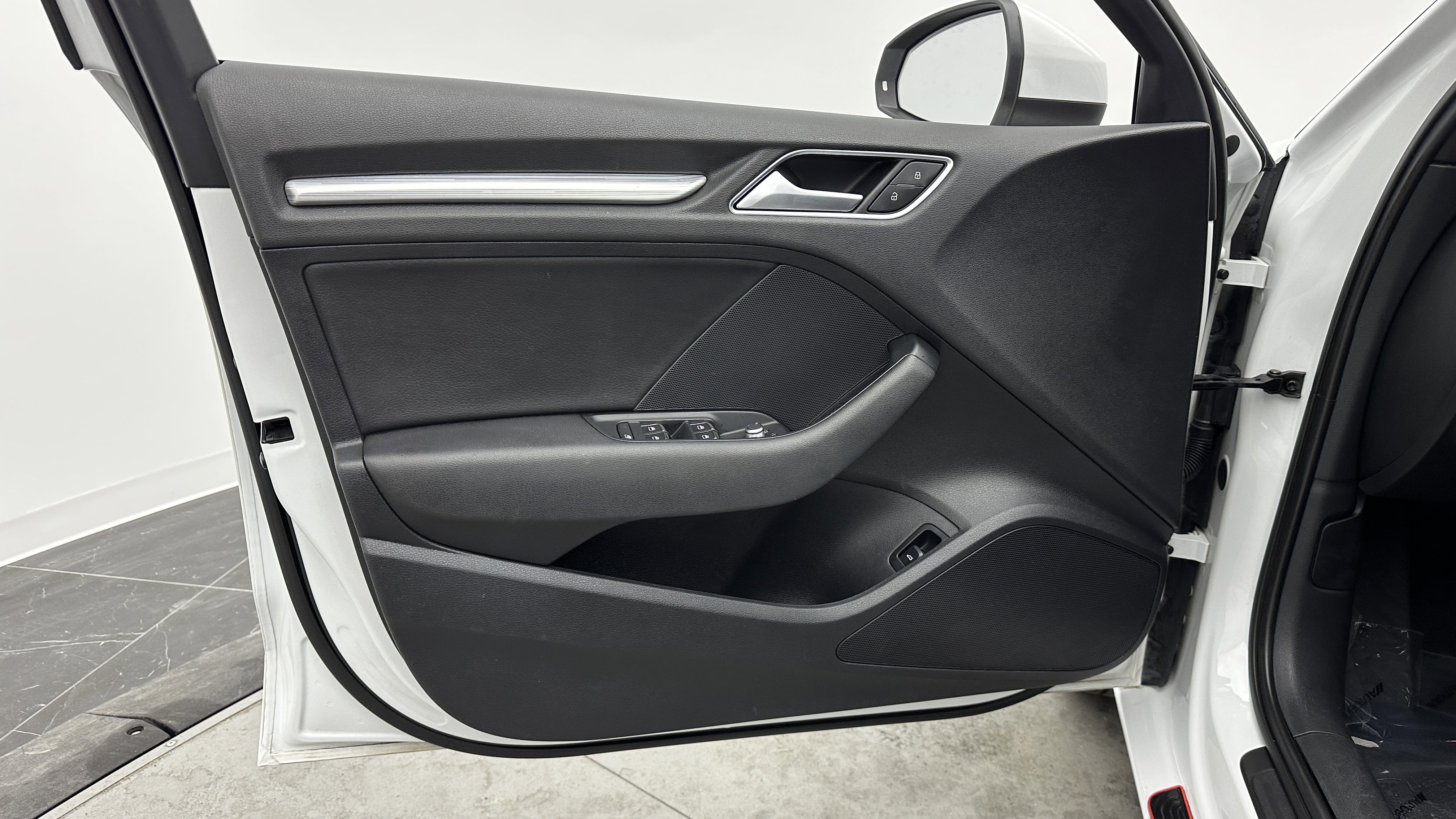 Used 2015 Audi A3 1.8T Premium image 11