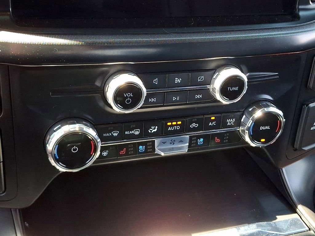 Used 2024 Ford F150 Lariat w/ FX4 Off-Road Package image 15