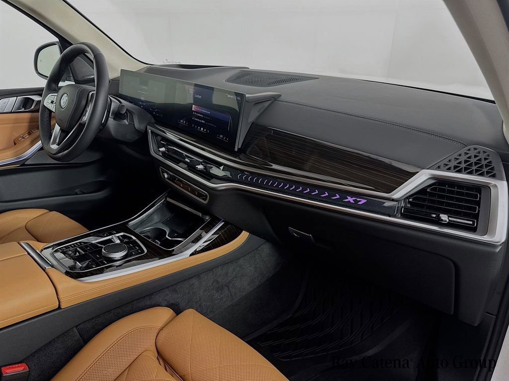 Used 2026 BMW X7 xDrive40i image 32