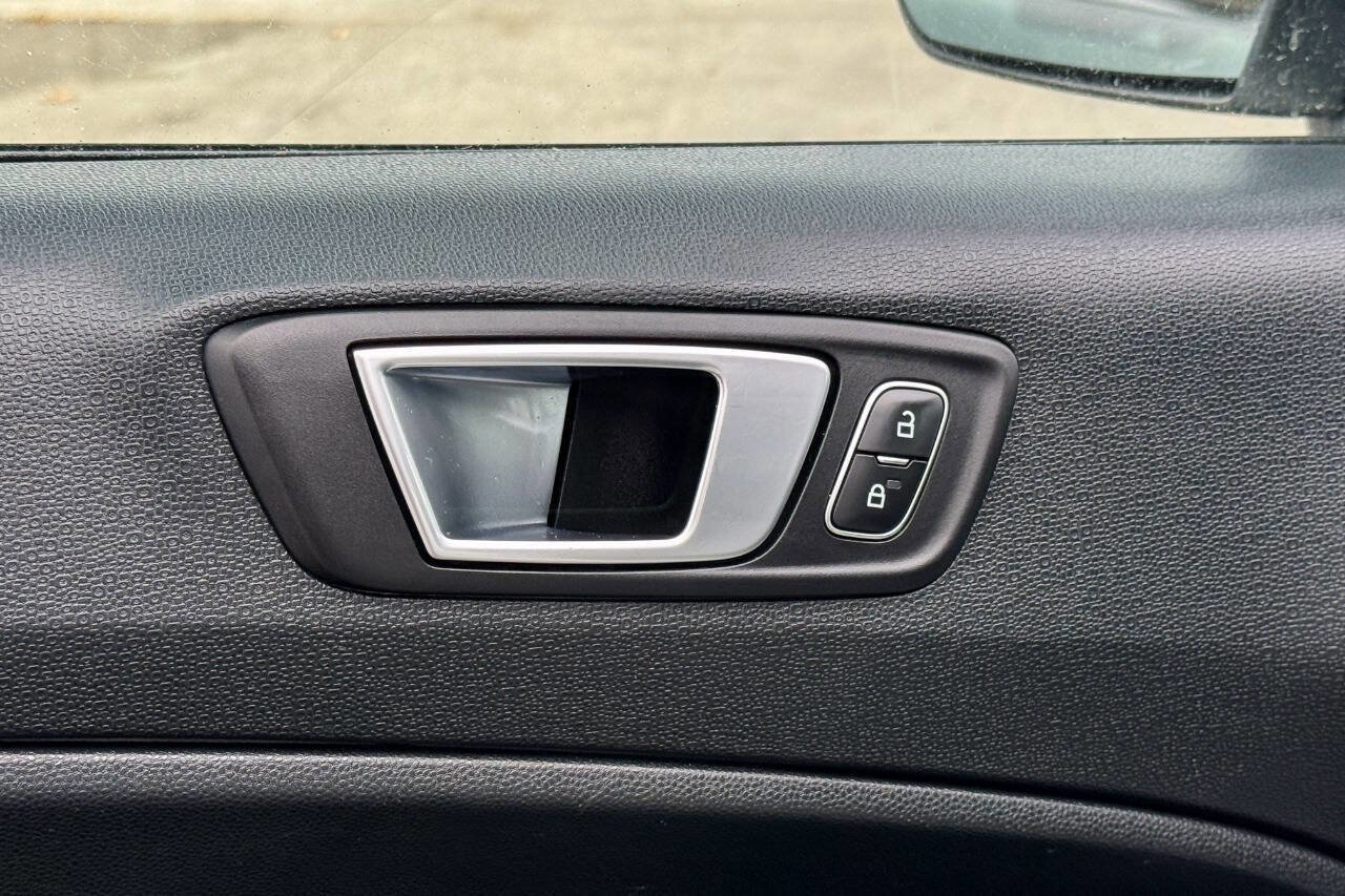 Used 2019 Ford EcoSport SE image 18