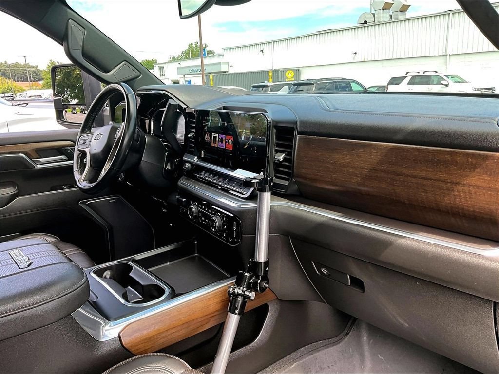Used 2024 Chevrolet Silverado 2500 High Country w/ Midnight Edition AWD/4WD image 21