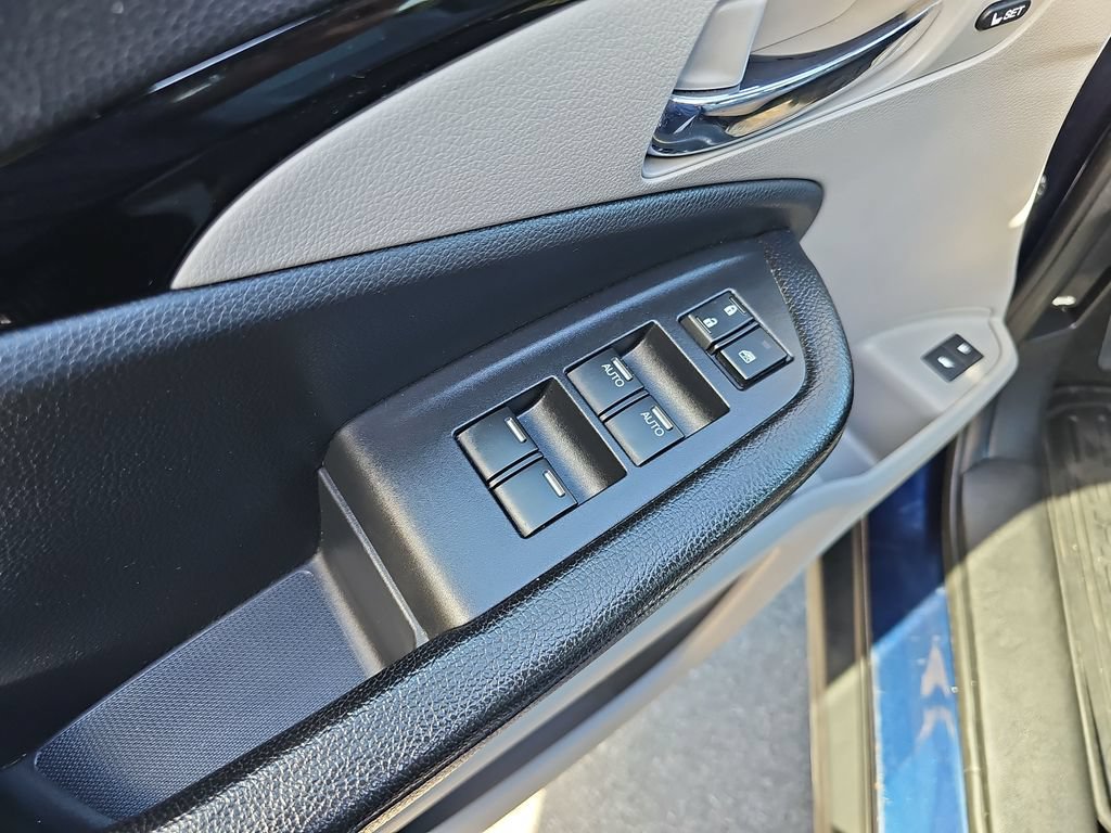 Used 2017 Honda Pilot Elite image 18