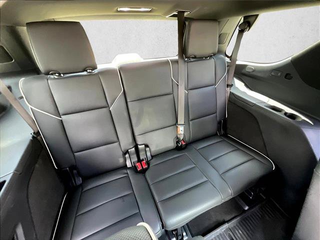 Used 2025 Cadillac Escalade Premium Luxury RWD image 29