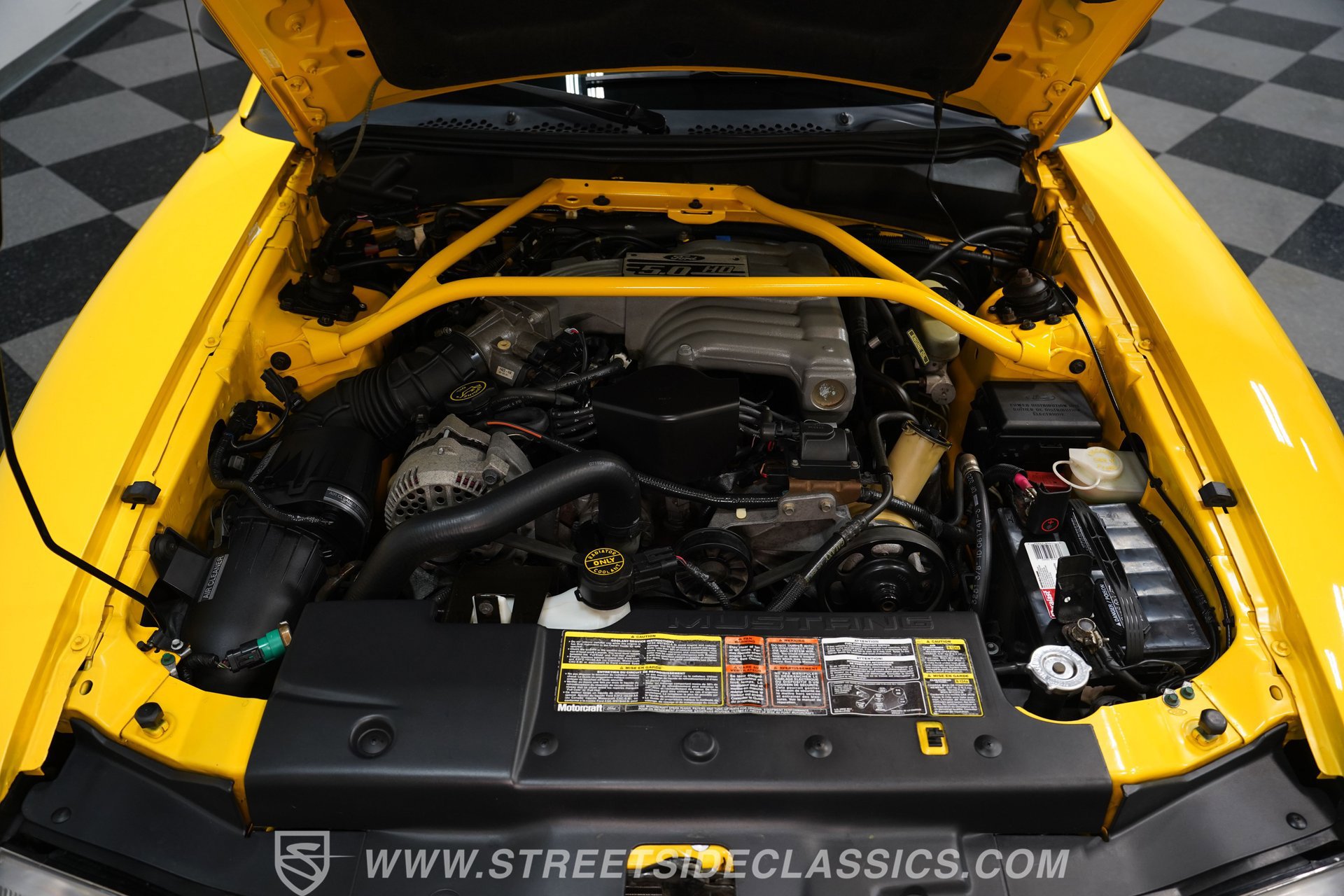 Used 1995 Ford Mustang GT RWD image 3