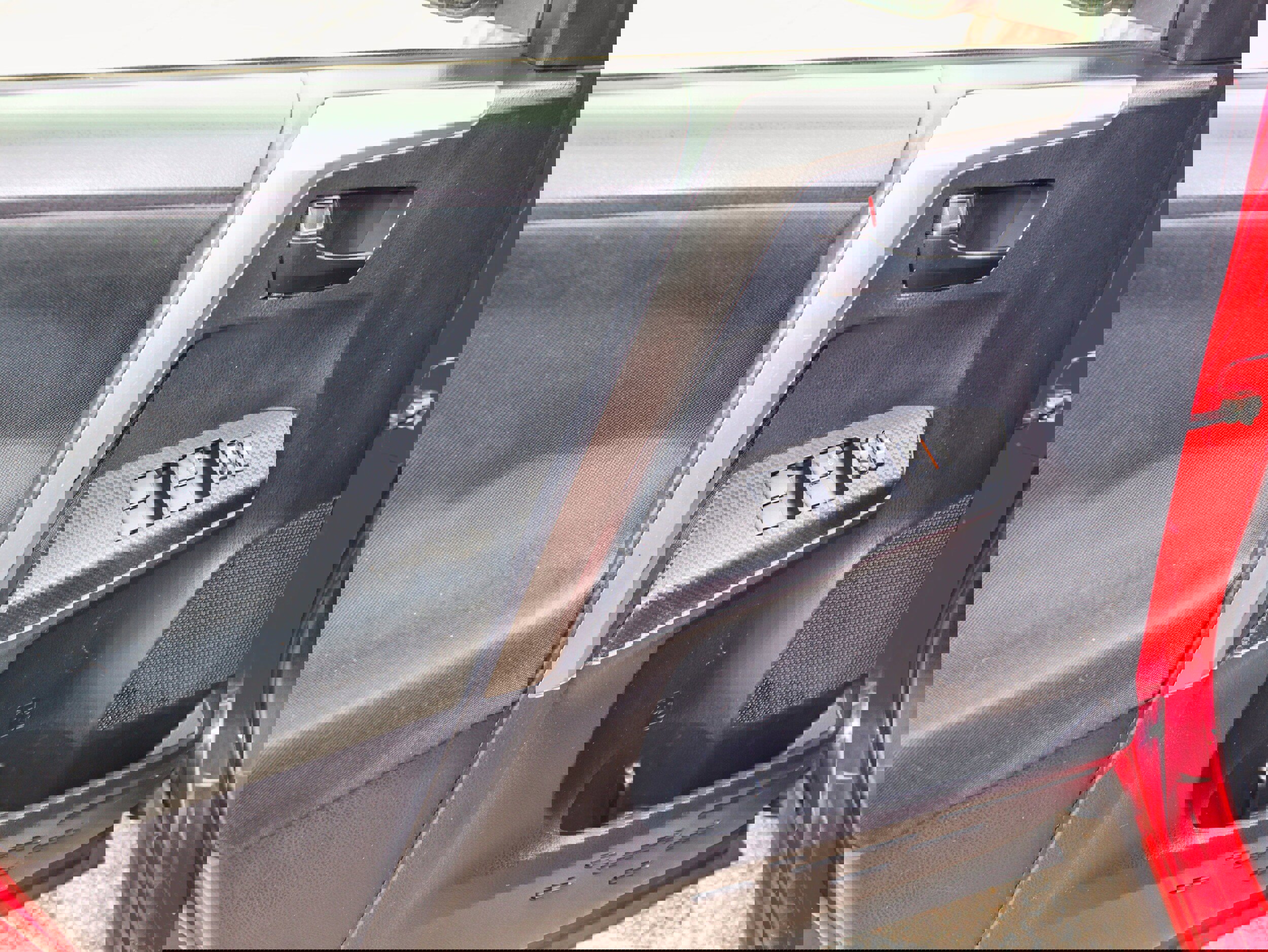 Used 2014 Toyota RAV4 LE image 12