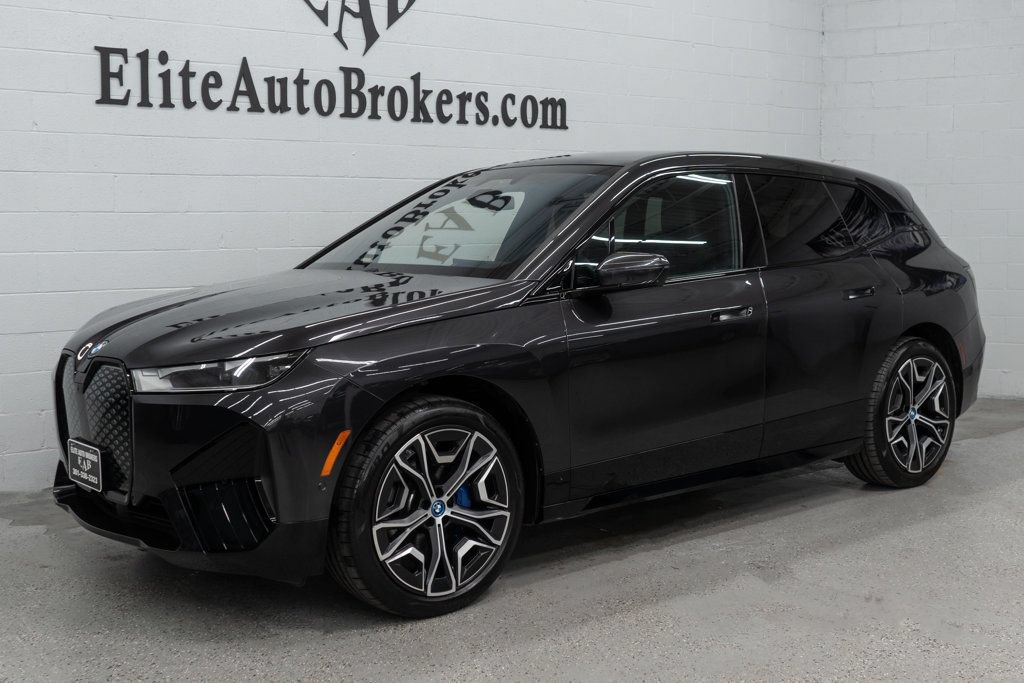Used 2024 BMW iX xDrive50 w/ Premium Package AWD/4WD image 40