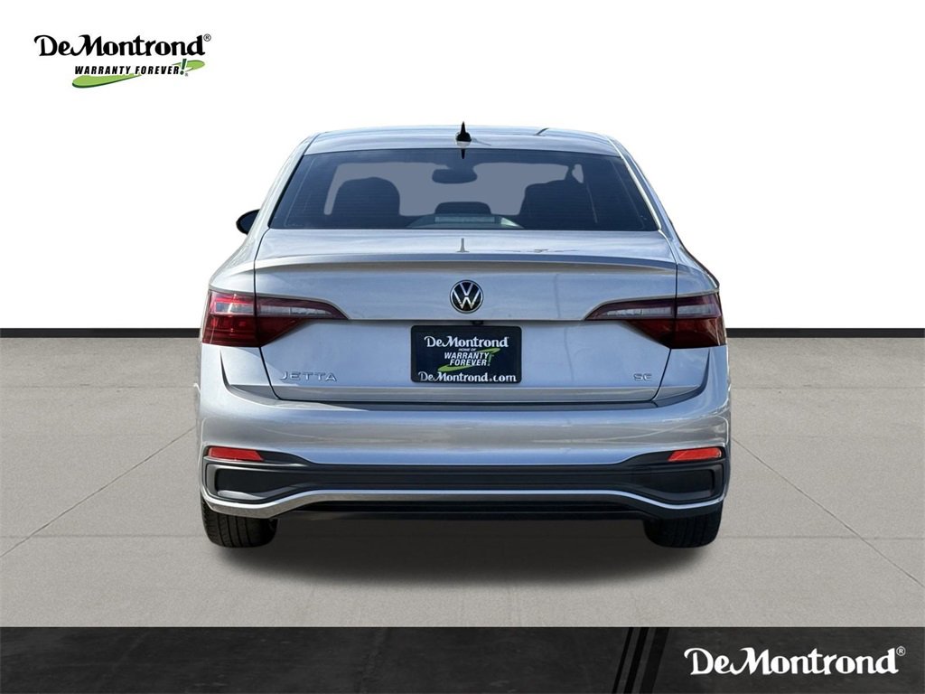 Used 2022 Volkswagen Jetta SE image 5