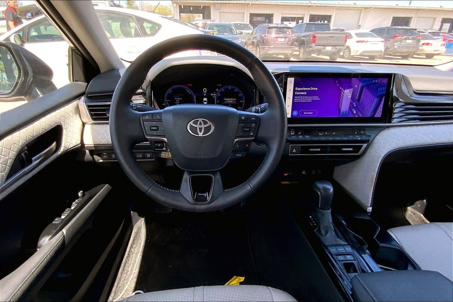 Used 2025 Toyota Camry XLE image 6
