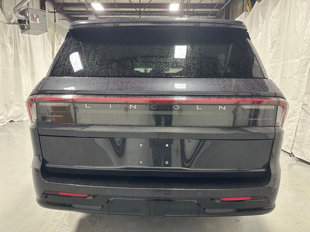 Used 2025 Lincoln Navigator L Reserve image 6
