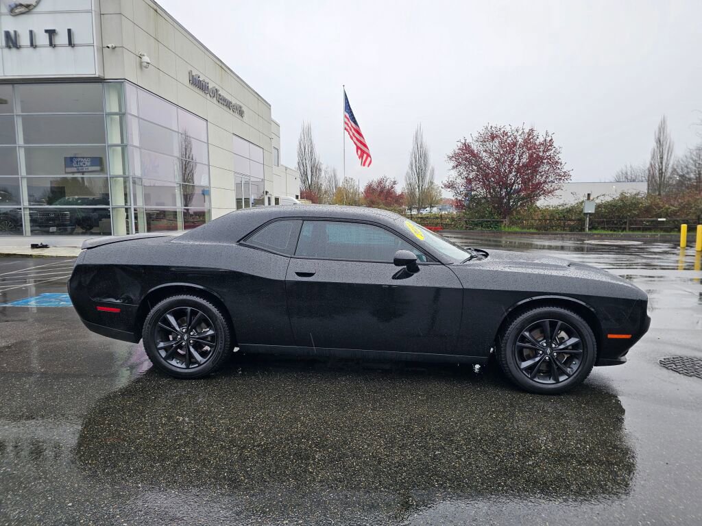 Used 2022 Dodge Challenger SXT w/ Blacktop Package image 8