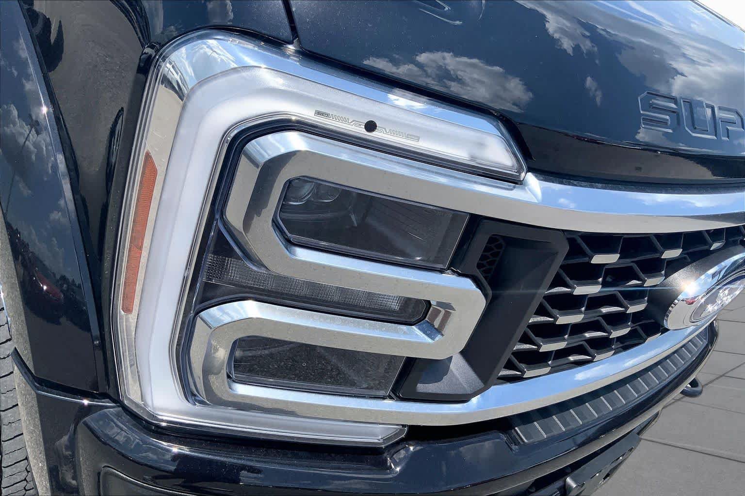 Used 2025 Ford F450 Platinum w/ FX4 Off-Road Package AWD/4WD image 28