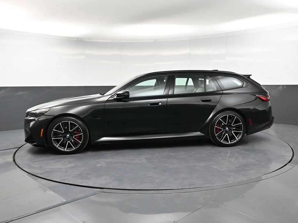 Used 2025 BMW M5 Touring AWD/4WD image 2