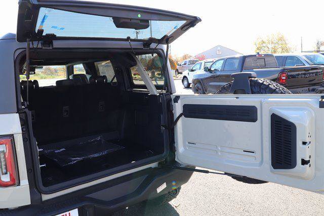 New 2025 Ford Bronco Badlands image 9