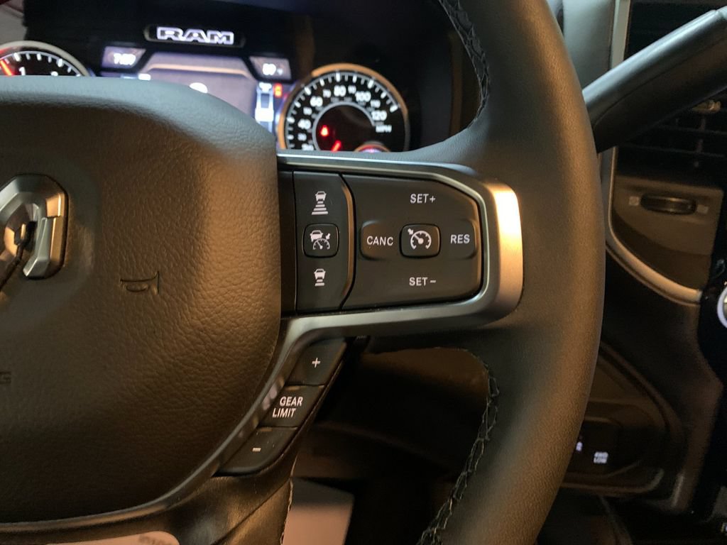 Used 2025 RAM 2500 Big Horn AWD/4WD image 28