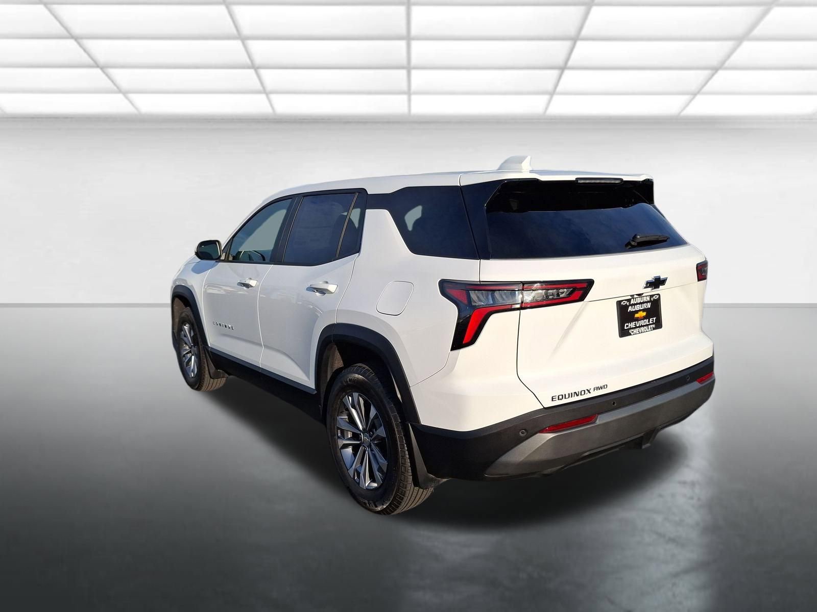 Used 2026 Chevrolet Equinox LT w/ Convenience Package II image 5