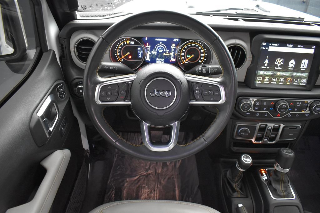 Used 2022 Jeep Wrangler Unlimited Sahara AWD/4WD image 19