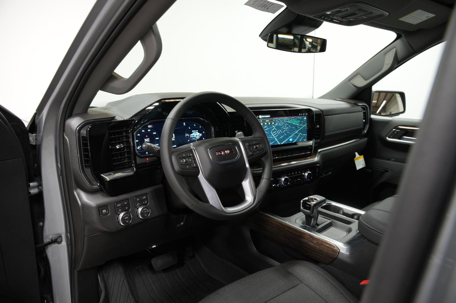 New 2025 GMC Sierra 1500 Elevation image 24