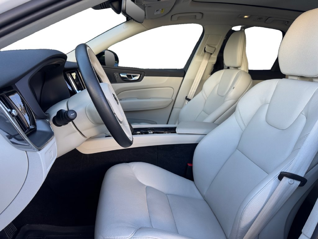 Certified 2024 Volvo XC60 B5 Core w/ Protection Package Premier AWD/4WD image 13