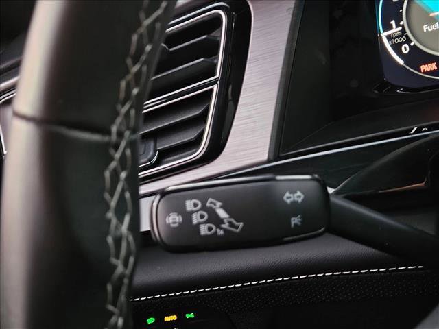 Used 2025 Volkswagen Atlas Cross Sport SE image 14