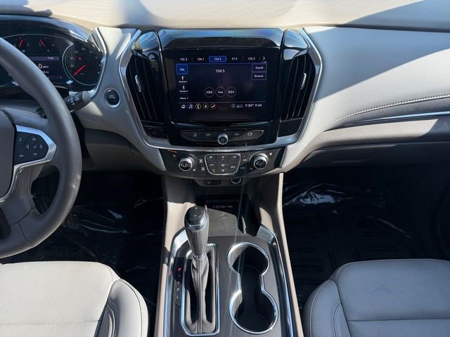 Used 2020 Chevrolet Traverse Premier FWD image 15
