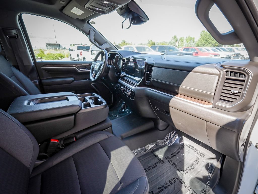 Used 2024 GMC Sierra 1500 SLE w/ X31 Off-Road Package AWD/4WD image 22