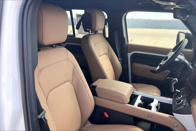 New 2026 Land Rover Defender 110 X-Dynamic SE image 12